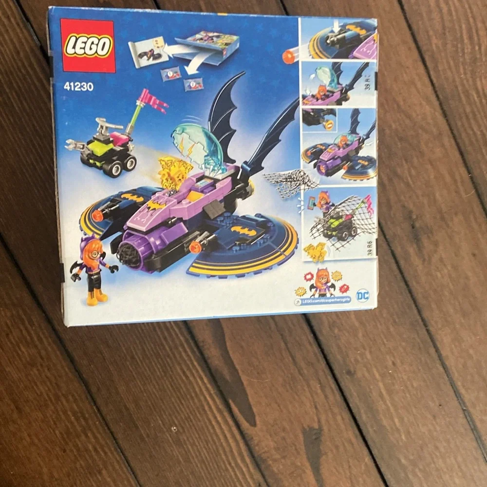 LEGO DC Super Hero Girls Batgirl Batjet Chase